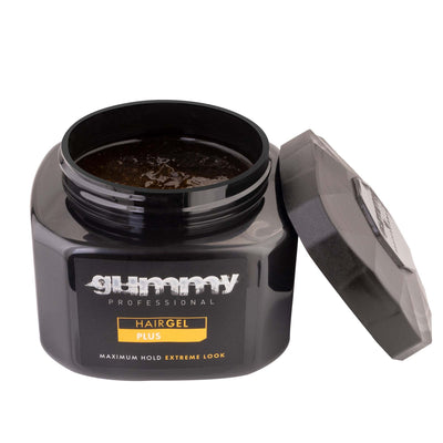 GUMMY HAARGEL 700 ML PLUSWIE BENUTZT MAN:
Tragen Sie von Hand auf feuchte Haare auf und 
PRODUKTBESCHREIBUNG:
Es ist ideal für harte und strukturierte Frisuren mit maximal starkem Halt.
Der gummyOnKozmetikGUMMY HAARGEL 700 ML